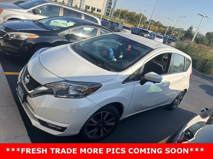 2017 Nissan Versa Note SL photo 1