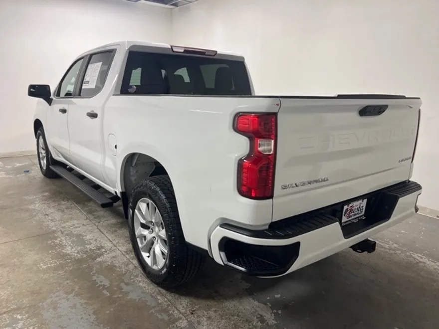 2023 Chevrolet Silverado 1500 Custom photo 1