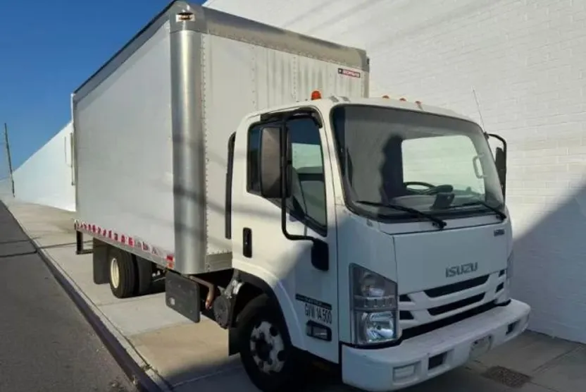 2020 Isuzu NPR photo 1