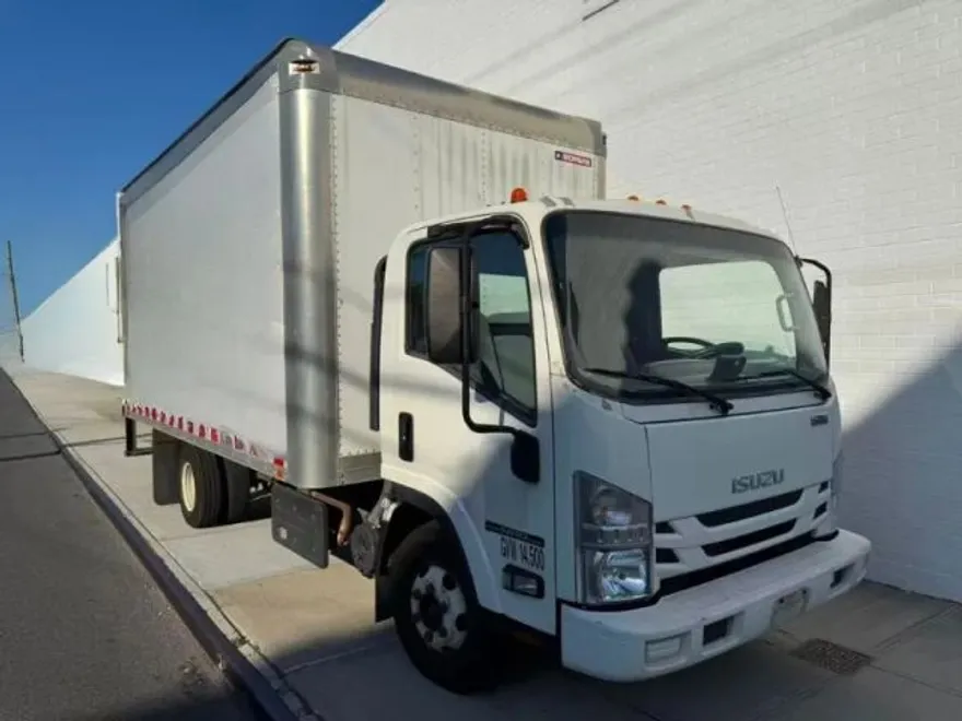 2020 Isuzu NPR photo 1