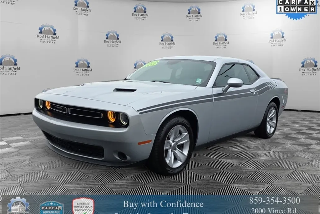 2023 Dodge Challenger SXT photo 1