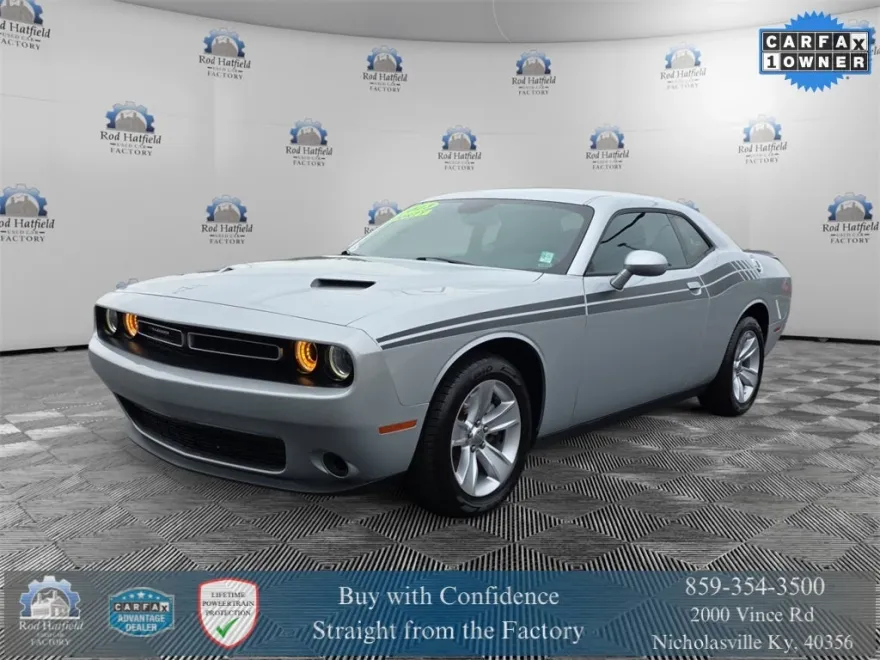 2023 Dodge Challenger SXT photo 1