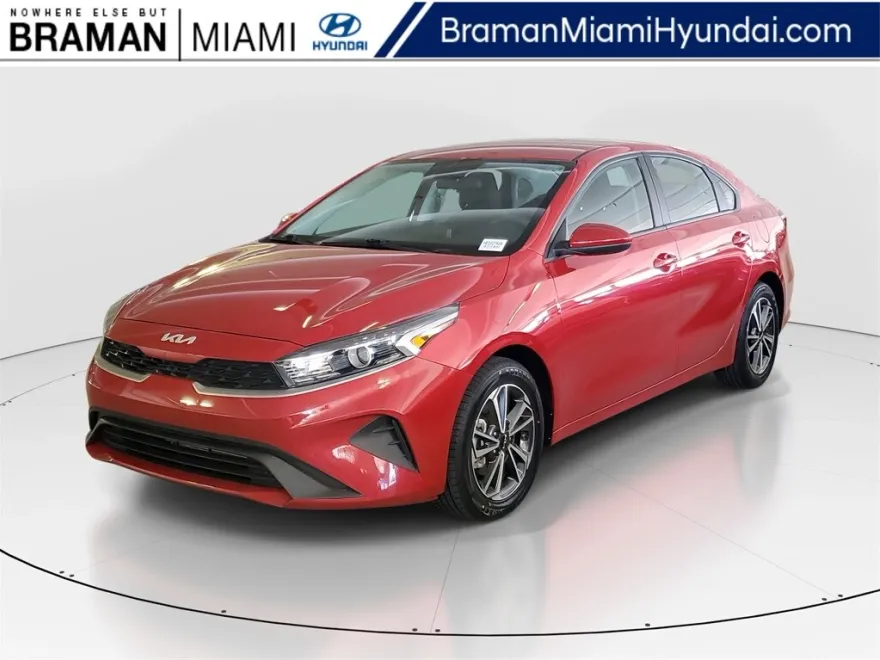 2022 Kia Forte LXS photo 1