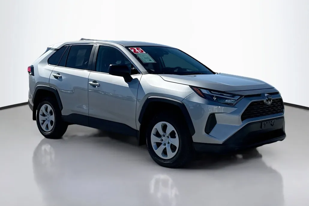 2025 Toyota RAV4 LE photo 1
