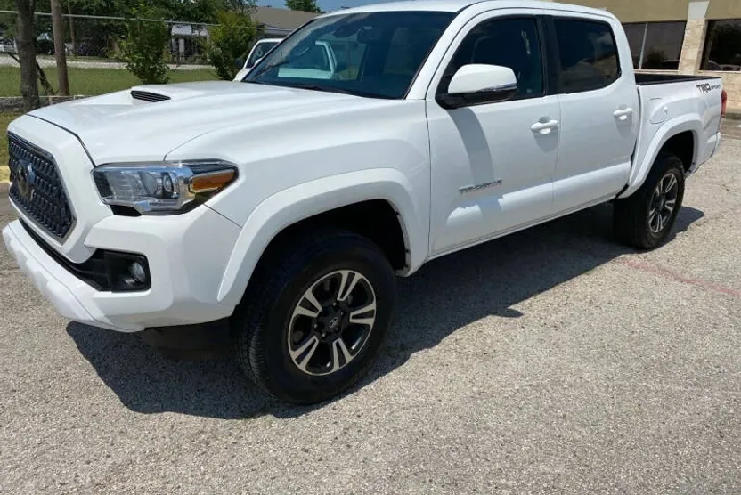 2019 Toyota Tacoma TRD Sport photo 1