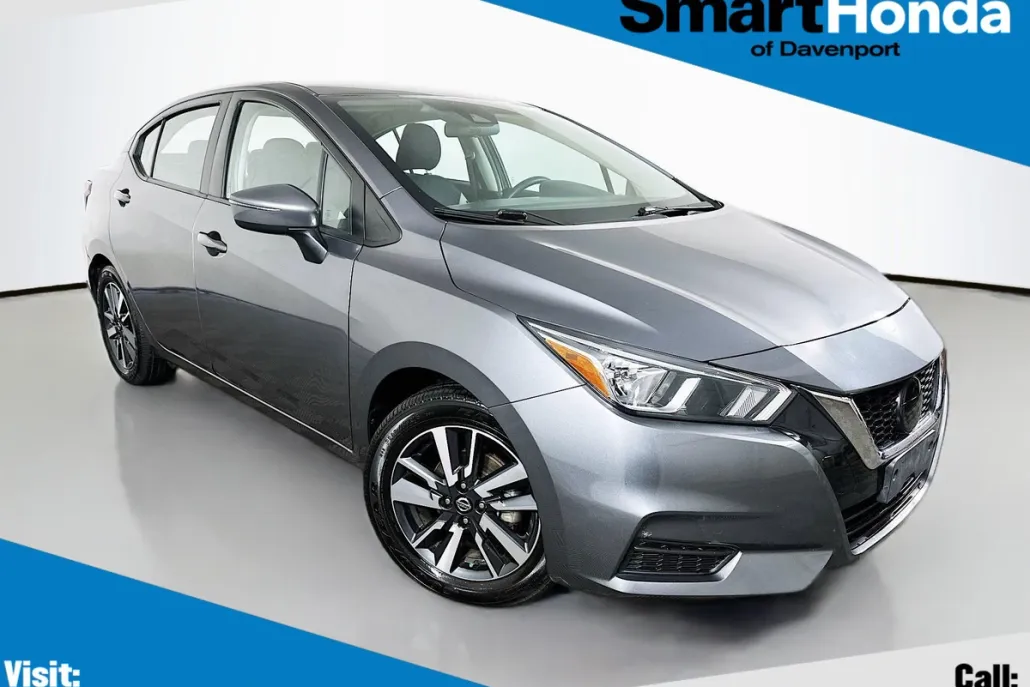 2021 Nissan Versa SV photo 1