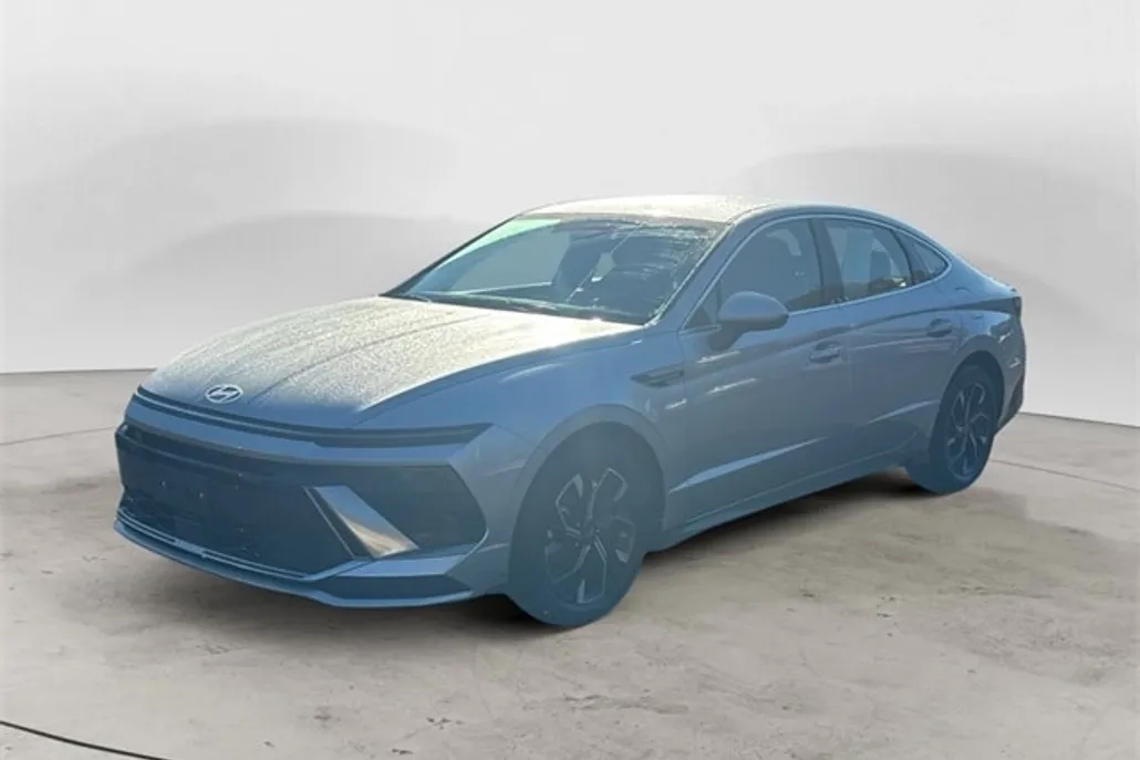 2025 Hyundai Sonata SEL photo 1