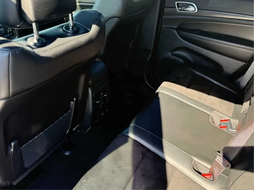 2021 Jeep Grand Cherokee Base photo 1