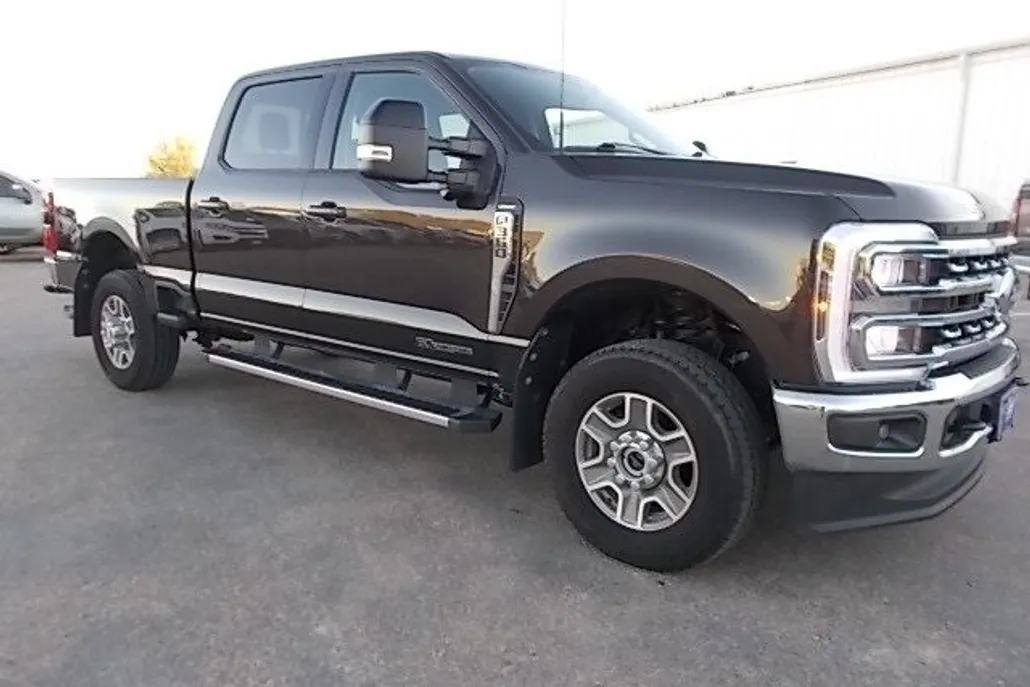 2024 Ford F-350 Lariat photo 1