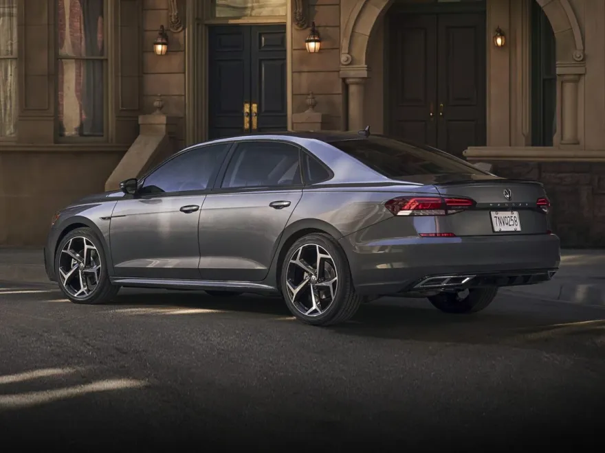 2021 Volkswagen Passat 2.0T SE photo 1