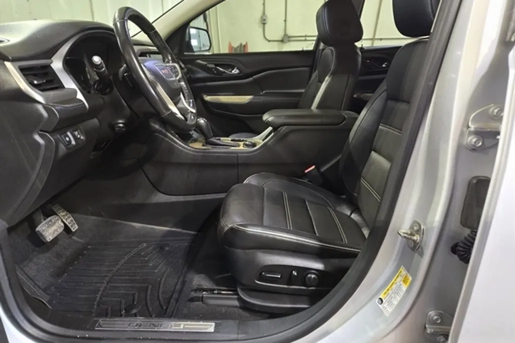2017 Gmc Acadia Denali photo 1