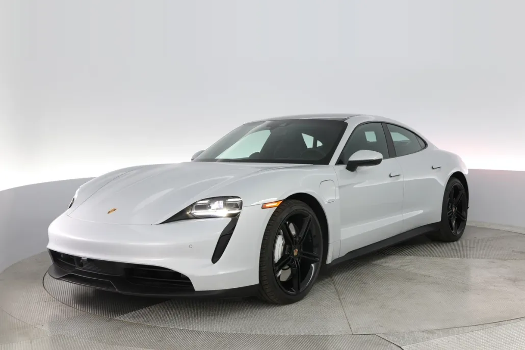 2022 Porsche Taycan Base photo 1