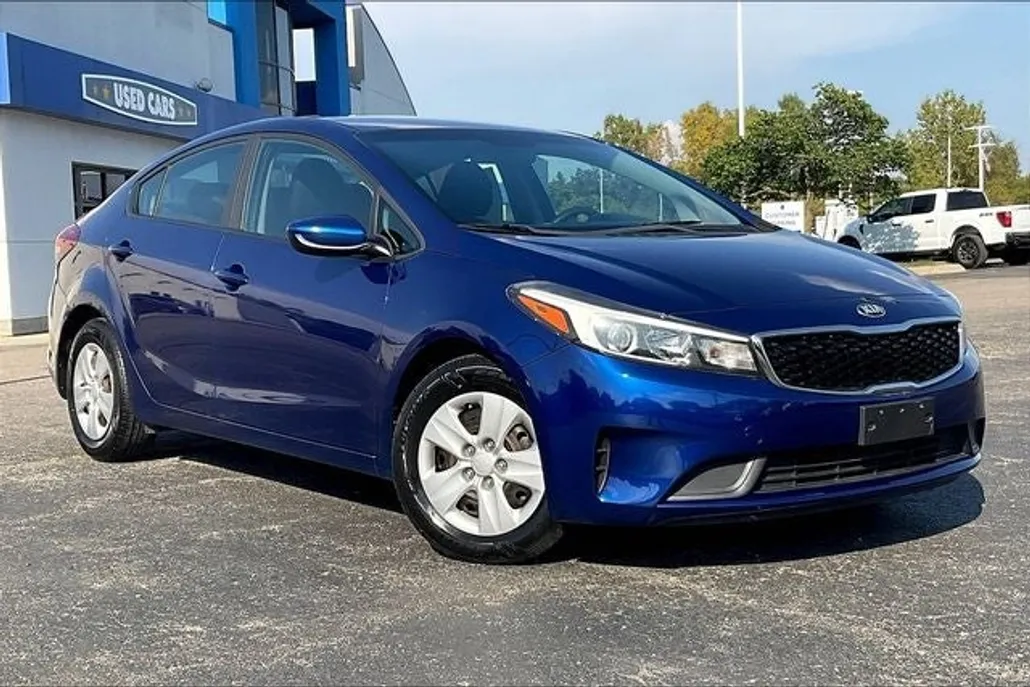 2017 Kia Forte LX Base photo 1