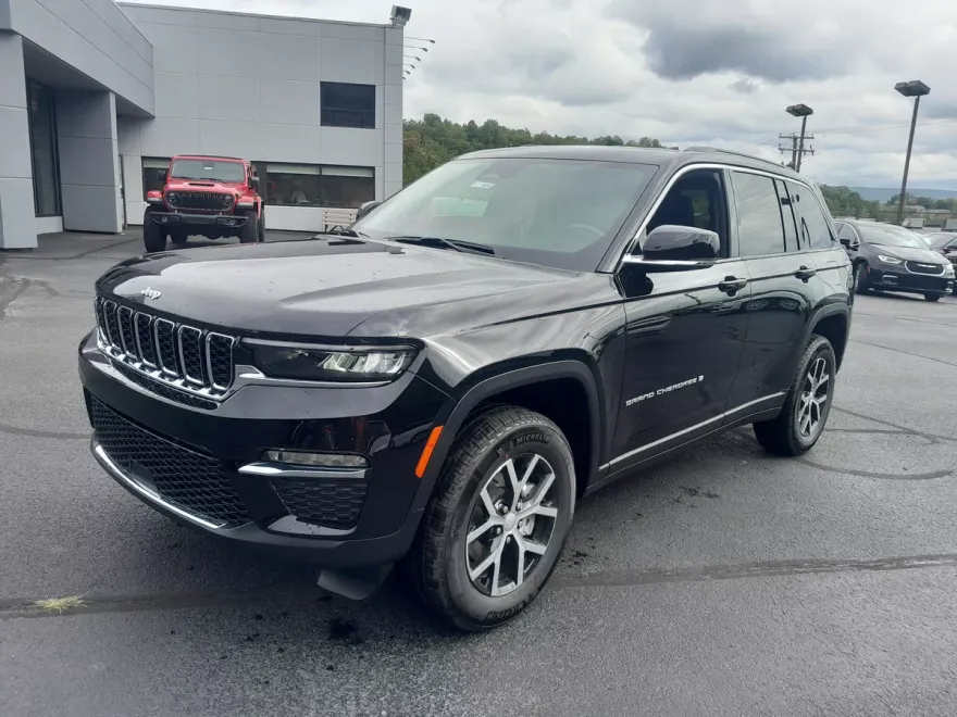 2025 Jeep Grand Cherokee Limited Sport photo 1
