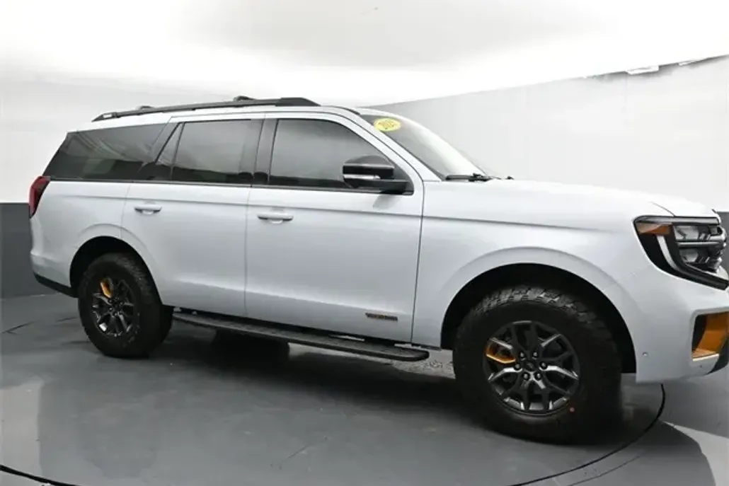 2025 Ford Expedition Base photo 1