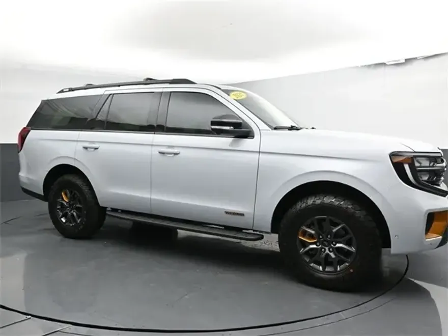 2025 Ford Expedition Base photo 1