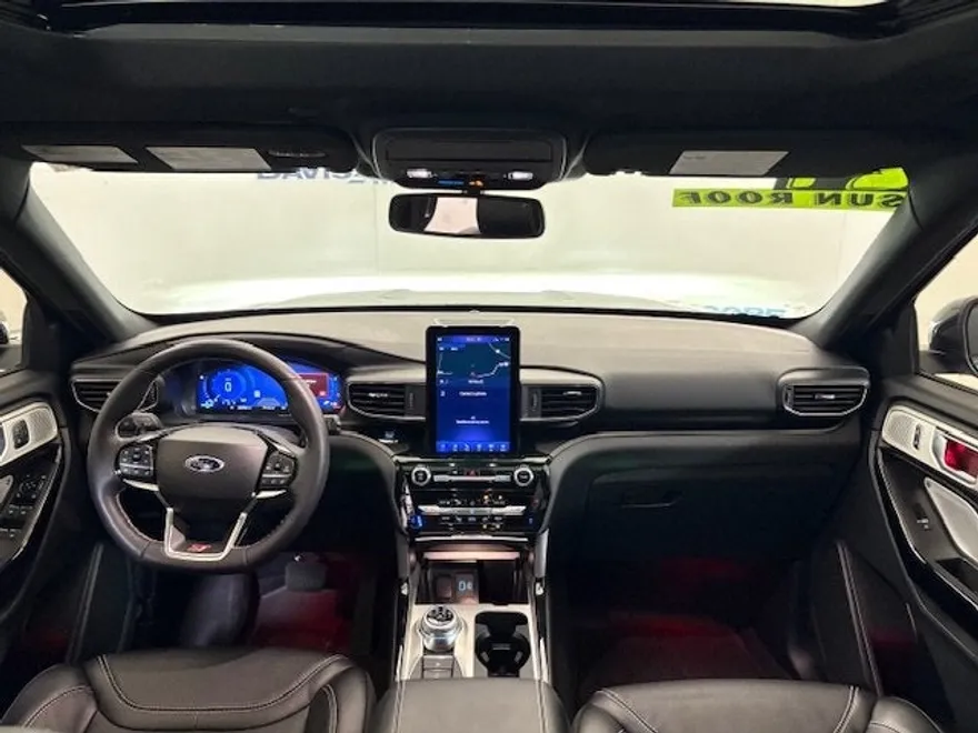 2024 Ford Explorer ST photo 1