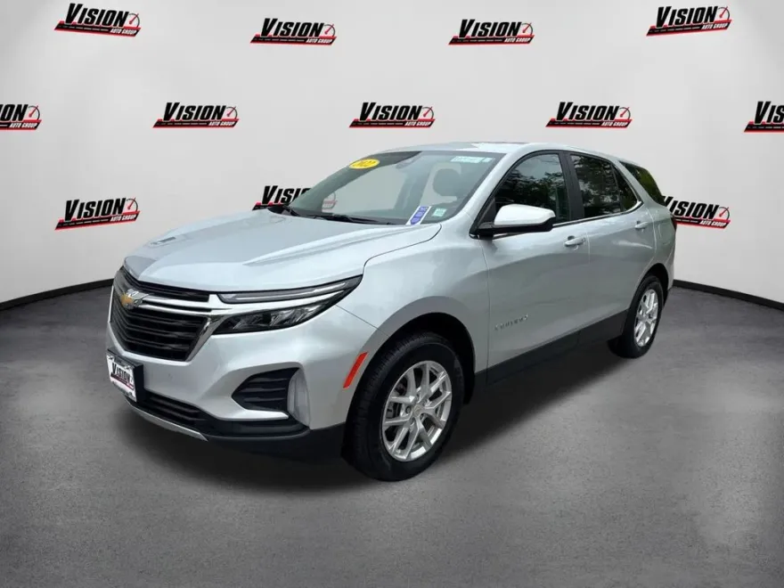 2022 Chevrolet Equinox LT photo 1