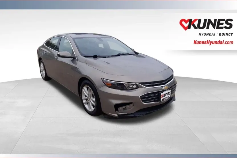 2017 Chevrolet Malibu 1LT photo 1