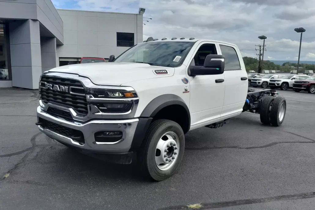 2025 Ram 5500 Tradesman photo 1