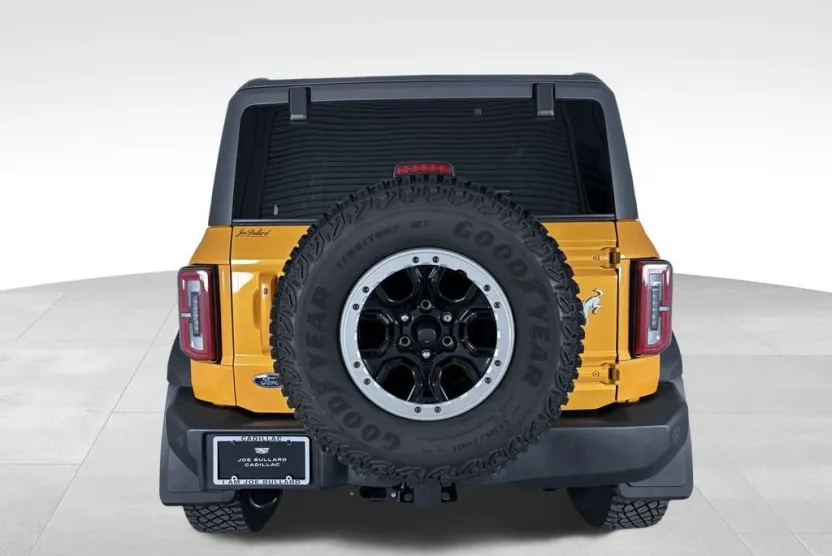 2022 Ford Bronco Outer Banks photo 1