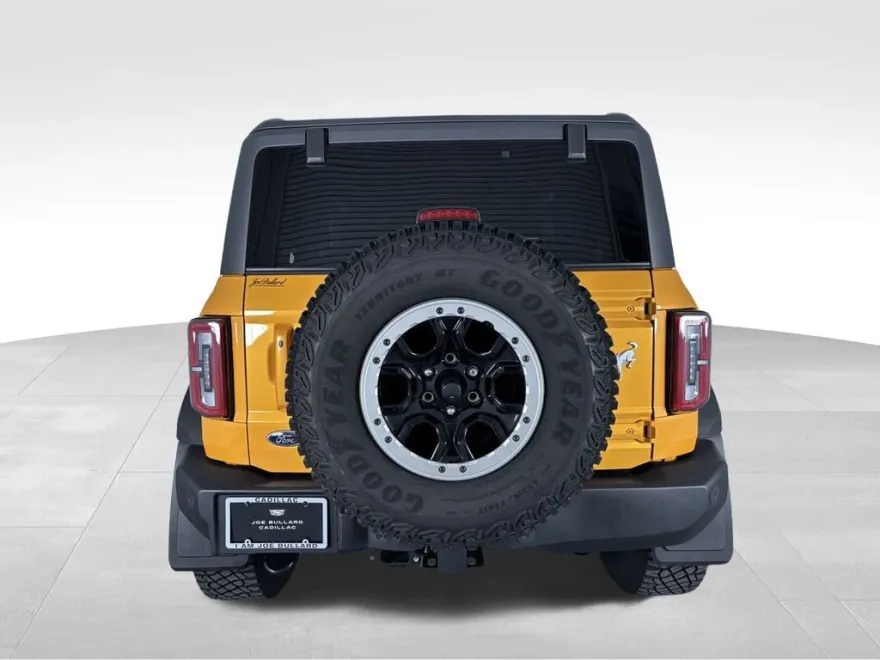 2022 Ford Bronco Outer Banks photo 1