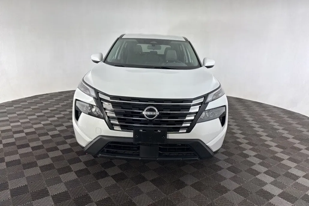 2024 Nissan Rogue SV photo 1