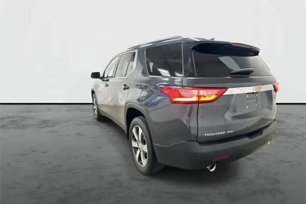 2021 Chevrolet Traverse Leather photo 1