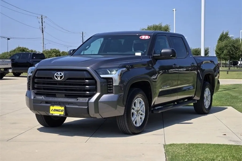 2025 Toyota Tundra SR5 photo 1