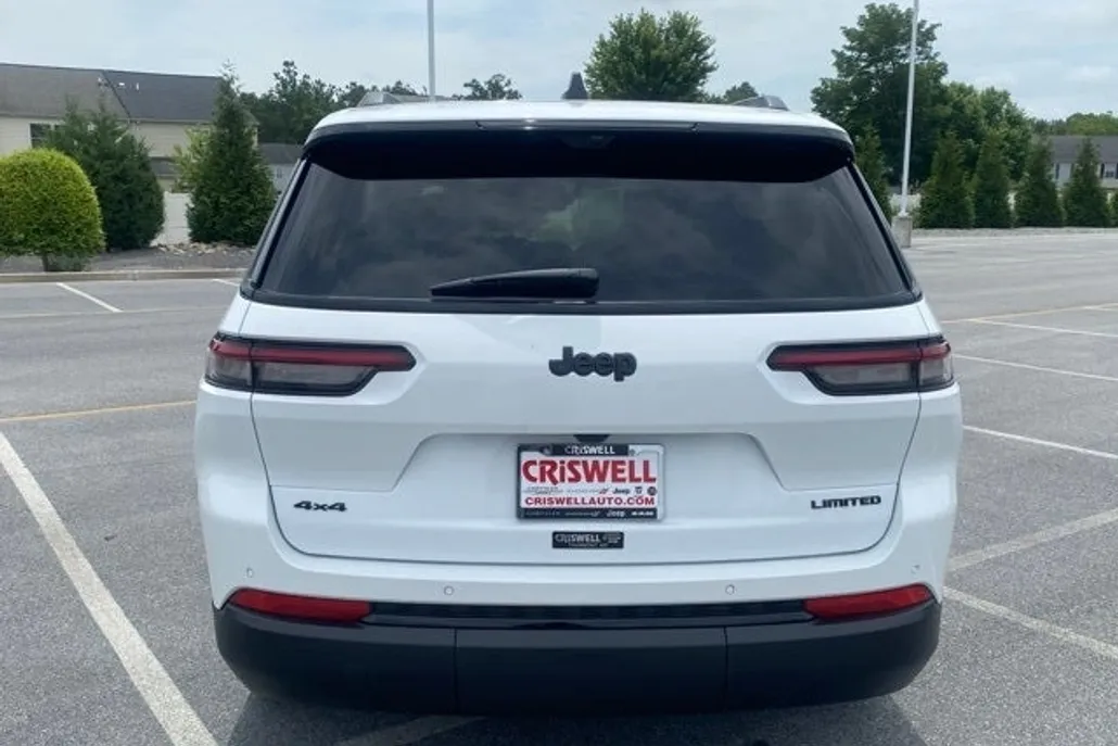 2025 Jeep Grand Cherokee Limited photo 1