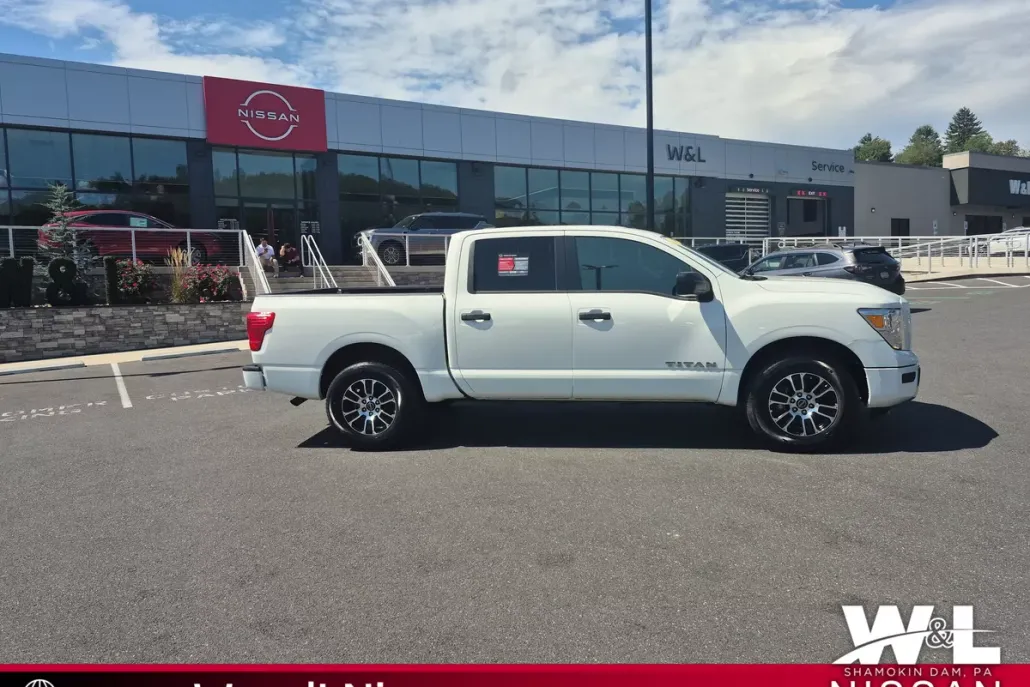 2024 Nissan Titan SV photo 1