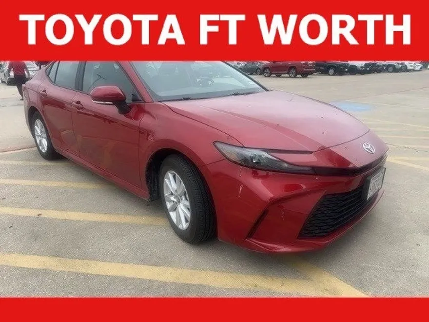 2025 Toyota Camry LE photo 1