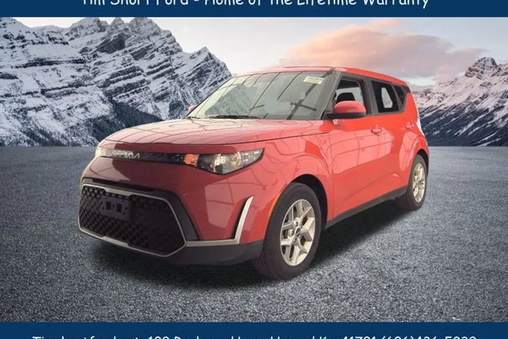 2024 Kia Soul LX photo 1