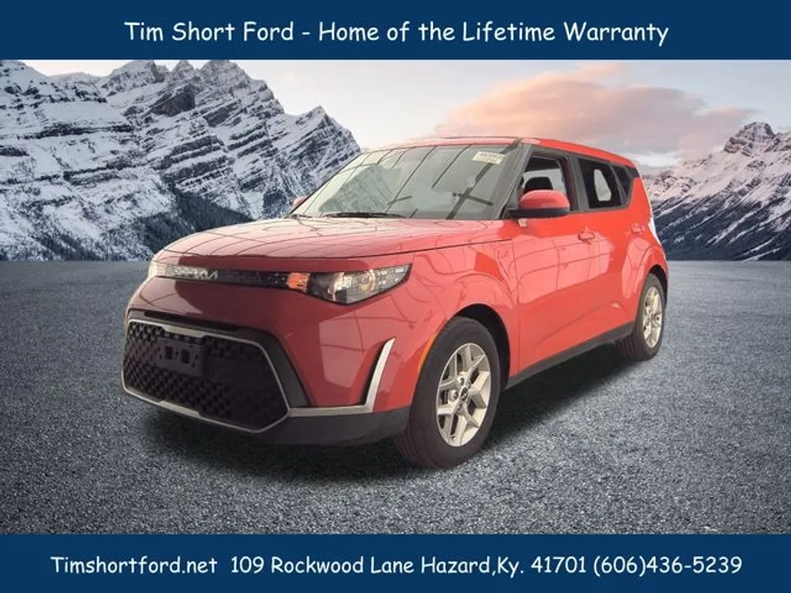 2024 Kia Soul LX photo 1