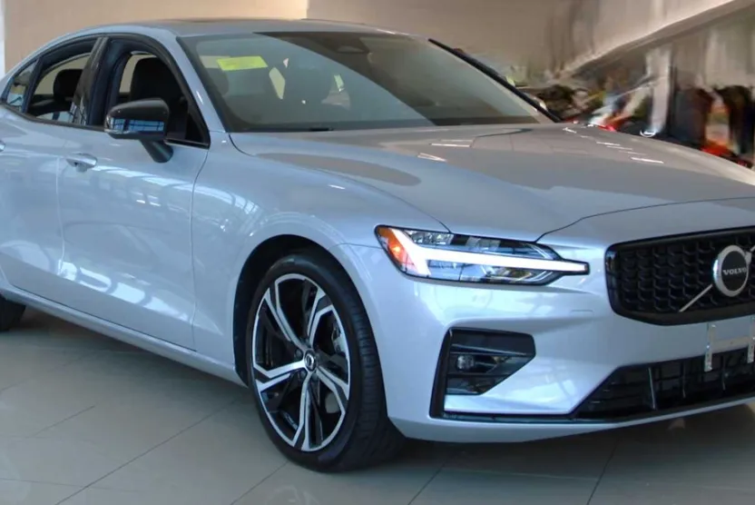 2024 Volvo S60 Core photo 1
