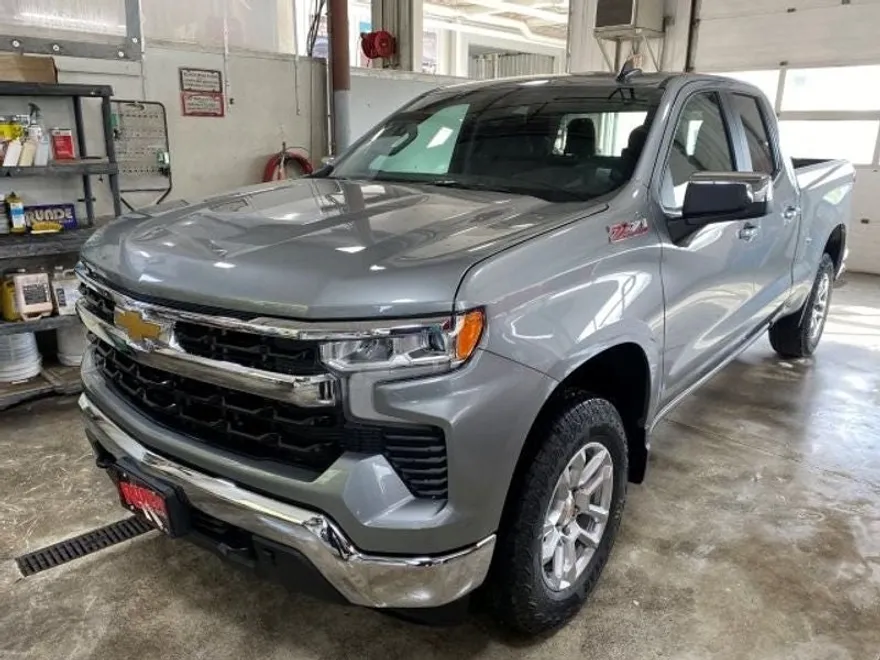 2026 Chevrolet Silverado 1500 LT photo 1