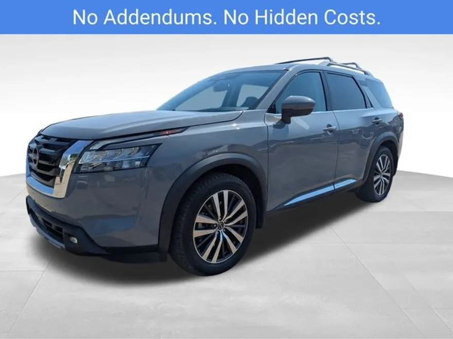2022 Nissan Pathfinder Platinum photo 1