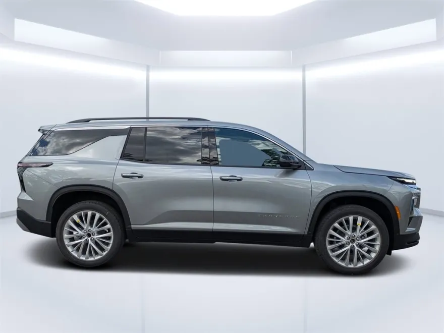 2026 Chevrolet Traverse photo 1