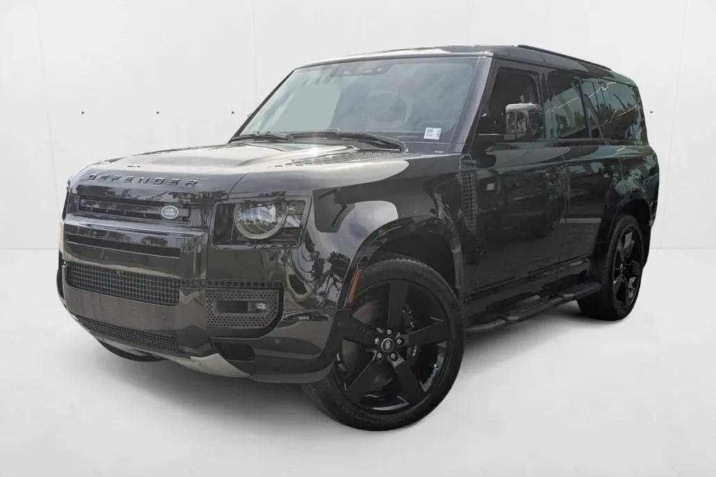 2025 Land Rover Defender V8 photo 1
