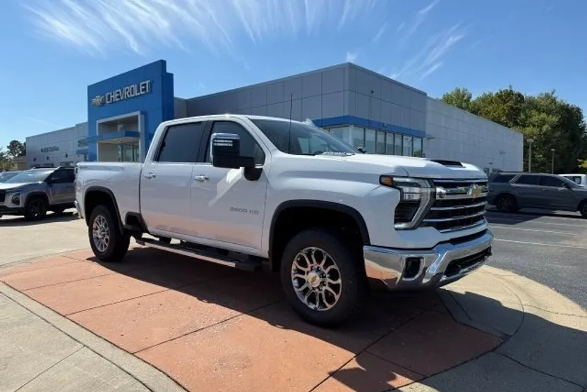 2026 Chevrolet Silverado 2500HD LTZ photo 1