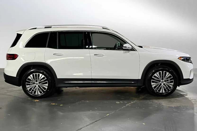 2025 Mercedes Benz EQB photo 1