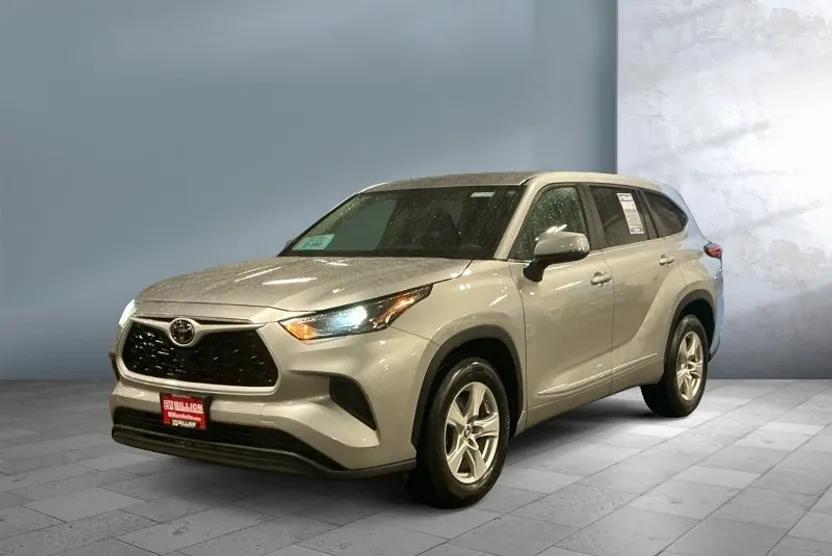 2023 Toyota Highlander L photo 1