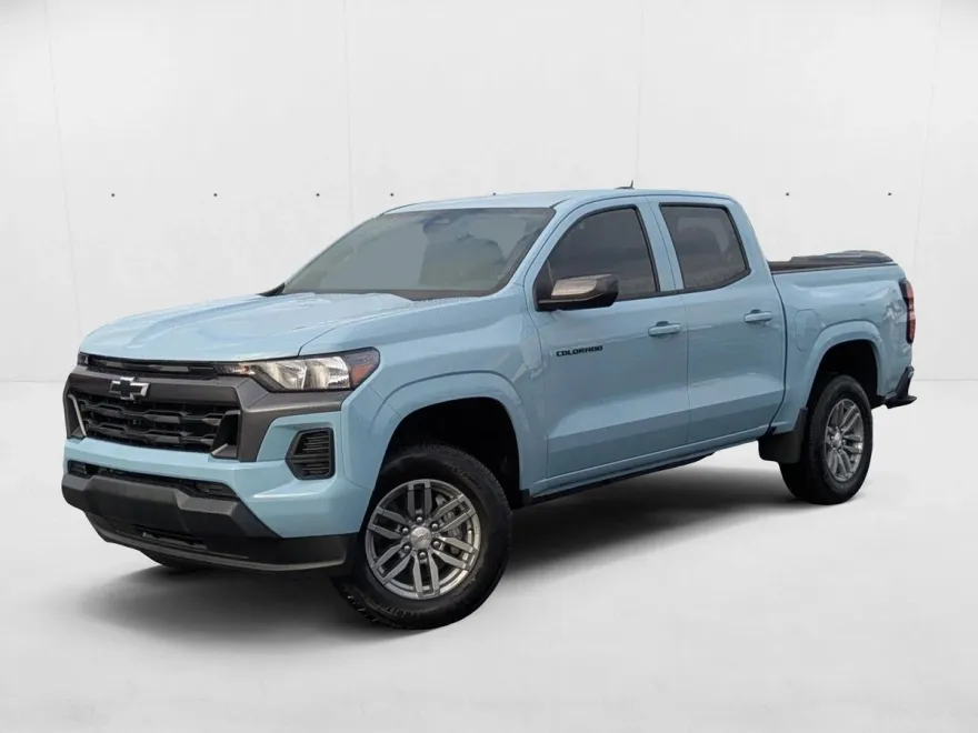 2026 Chevrolet Colorado LT photo 1