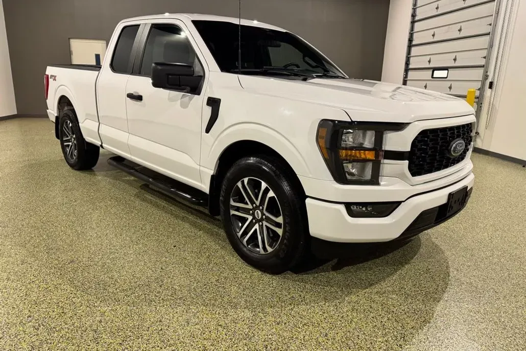 2023 Ford F-150 XL photo 1