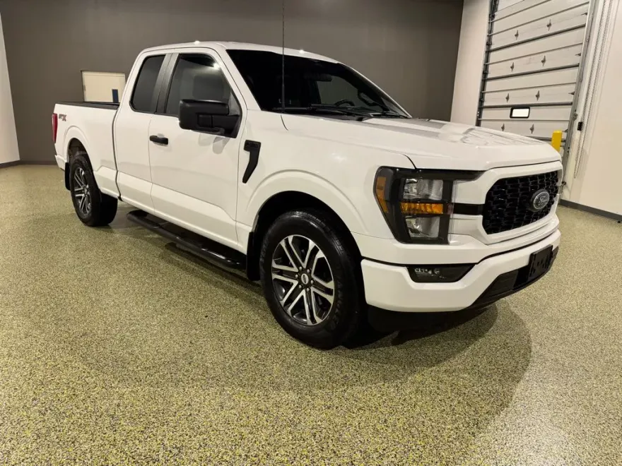 2023 Ford F-150 XL photo 1