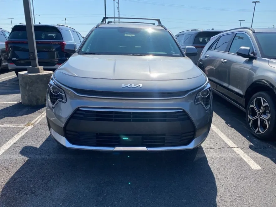 2025 Kia Niro EX photo 1