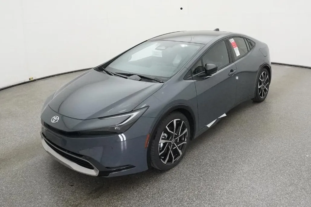 2026 Toyota Prius Plug-in Hybrid XSE Premium photo 1
