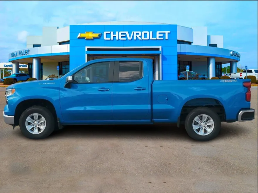 2025 Chevrolet Silverado 1500 LT photo 1