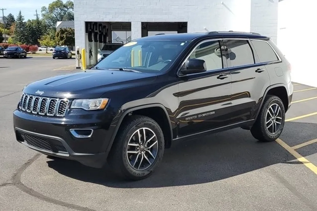 2020 Jeep Grand Cherokee Laredo E photo 1