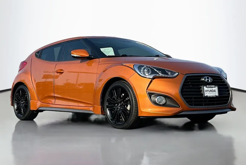 2016 Hyundai Veloster Turbo photo 1
